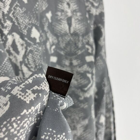 J McLaughlin Top Size Small Womens Gray Snake Print Silk Blouse Shirt Button Up - Picture 7 of 7